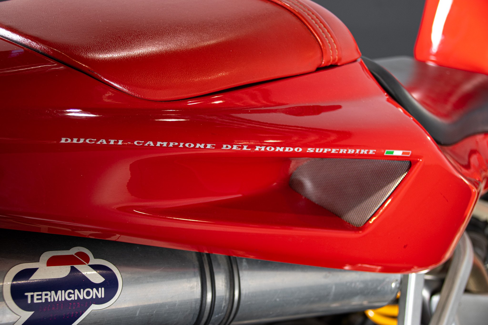 Ducati 996 