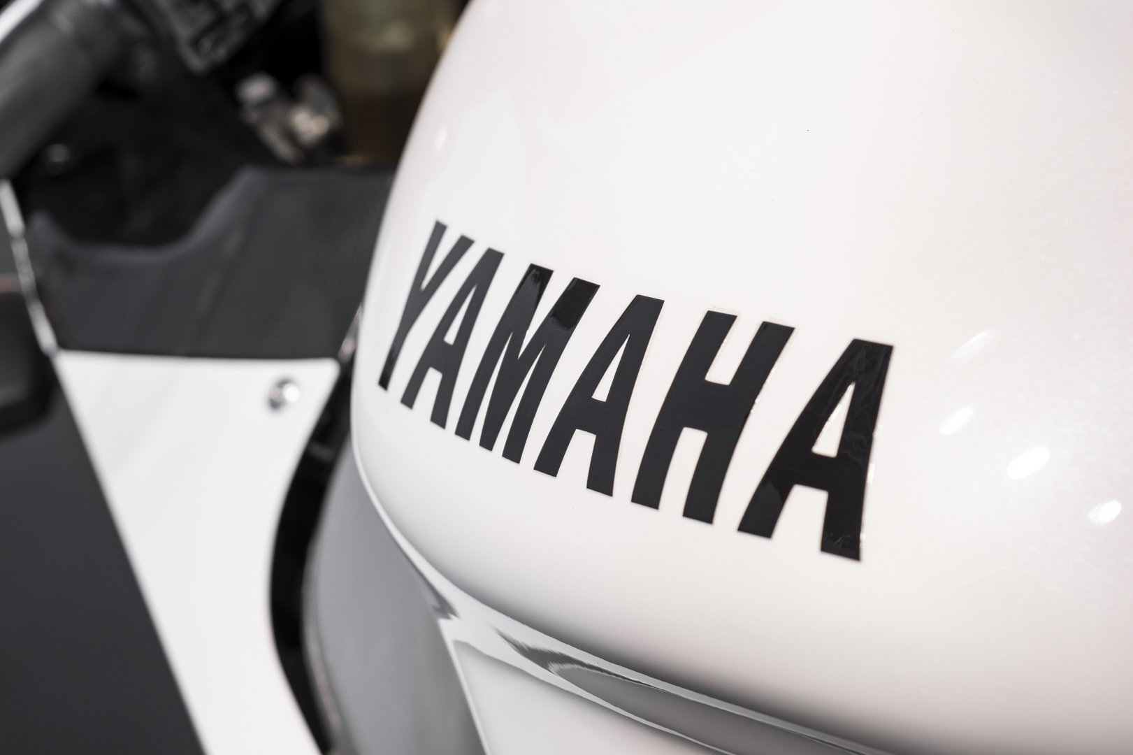 Yamaha R1 