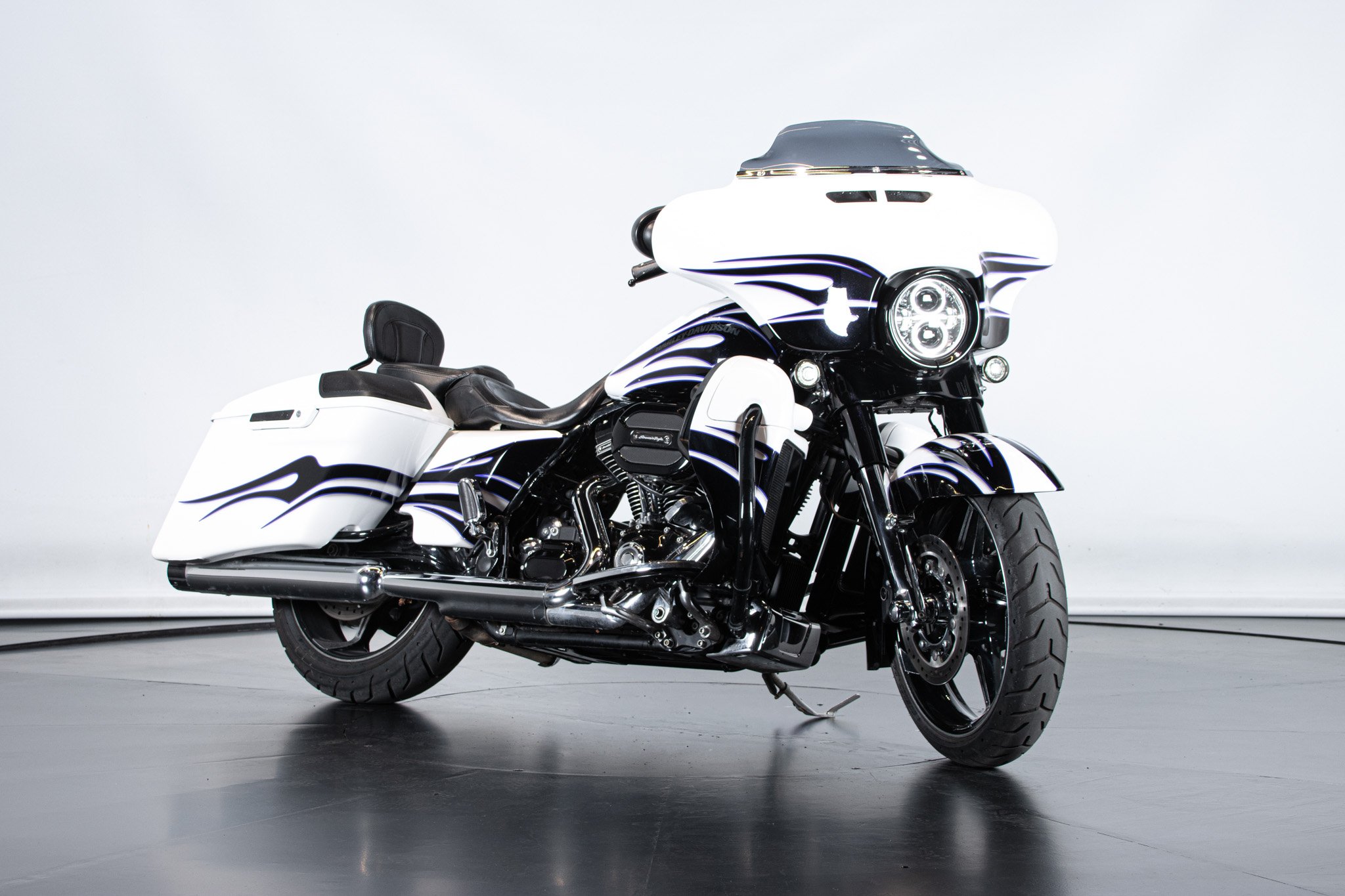 Harley Davidson STREET GLIDE CVO 