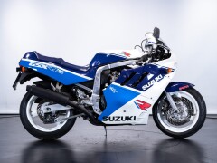 Suzuki GSXR 750                